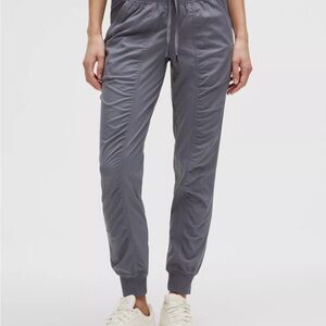 Lululemon Athletica dance studio Gray Joggers size small athleisure yoga